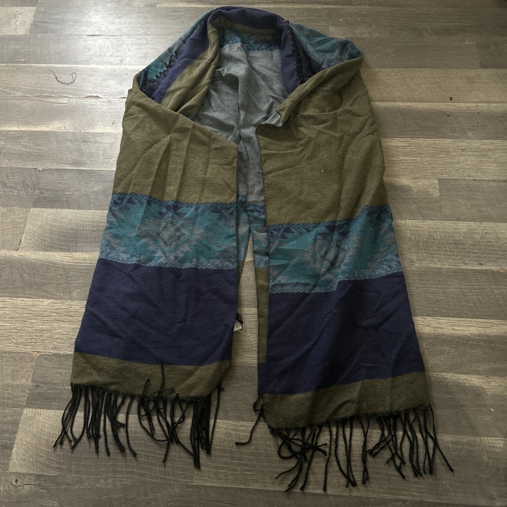 NWT Parade Street Products Poncho Scarf Print‎ Fall/Winter